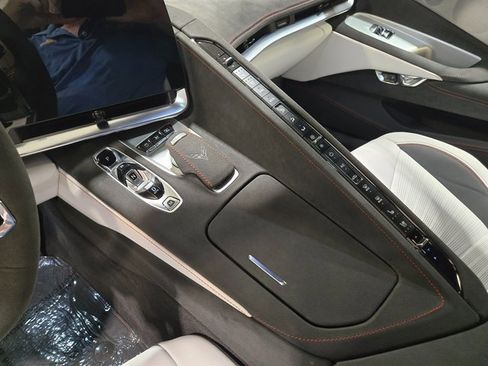 Used 2023 Chevrolet Corvette Stingray Premium Cpe w/ Z51 Performance Package image 23