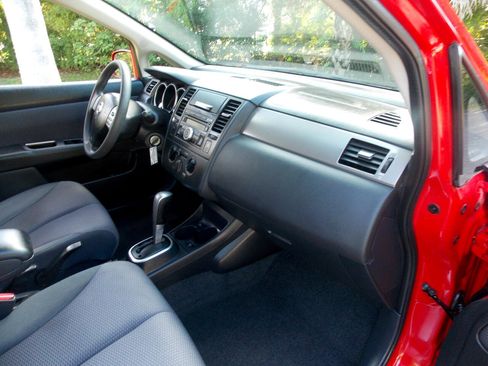 Used 2007 Nissan Versa SL image 16