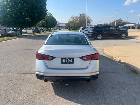 Used 2020 Nissan Altima 2.5 SR FWD image 5