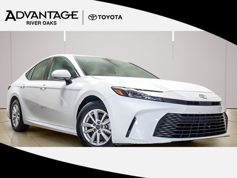 Certified 2025 Toyota Camry LE FWD image 1
