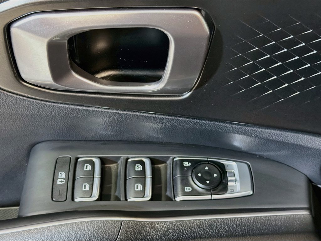 Used 2025 Kia Sorento EX AWD/4WD image 17