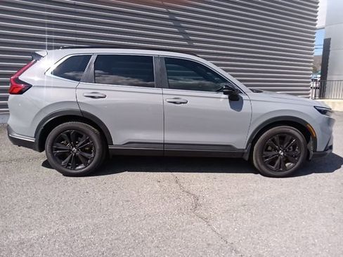 Used 2024 Honda CR-V Sport Touring image 2