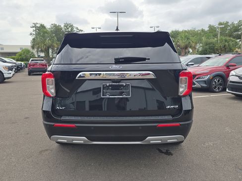 Used 2022 Ford Explorer XLT w/ Equipment Group 202A AWD/4WD image 7