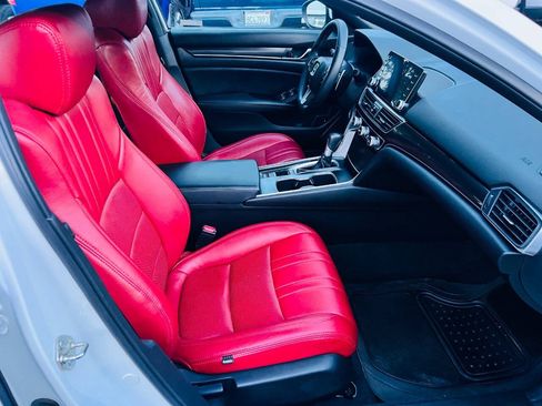 Used 2018 Honda Accord Sport image 16
