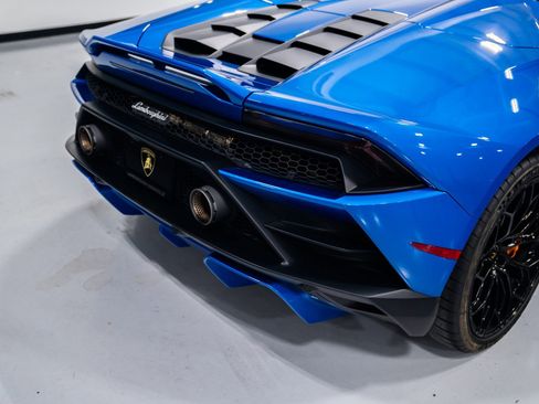 Used 2021 Lamborghini Huracan EVO RWD image 26