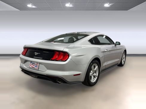 Used 2019 Ford Mustang Coupe RWD image 8