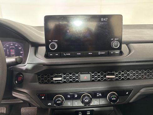 Used 2025 Honda Accord SE image 15