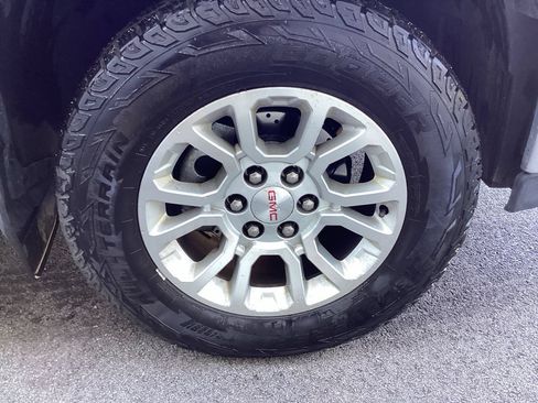 Used 2011 GMC Sierra 1500 SLT w/ SLT Convenience Package AWD/4WD image 23