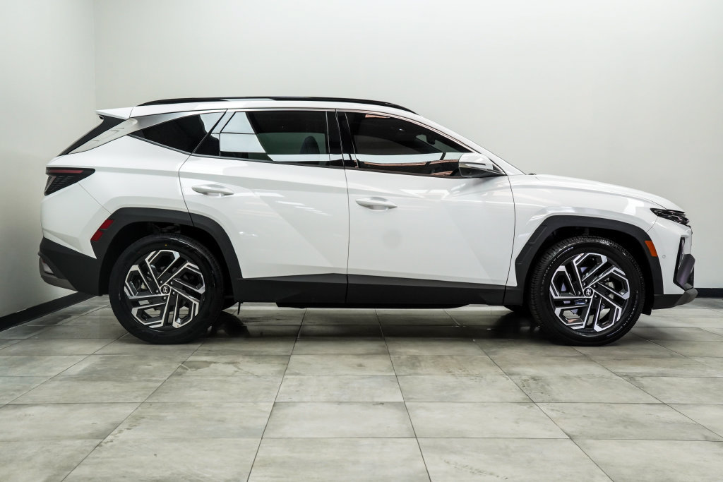 Used 2025 Hyundai Tucson Limited FWD image 11