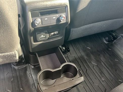 Used 2023 GMC Acadia SLE w/ Driver Convenience Package image 19