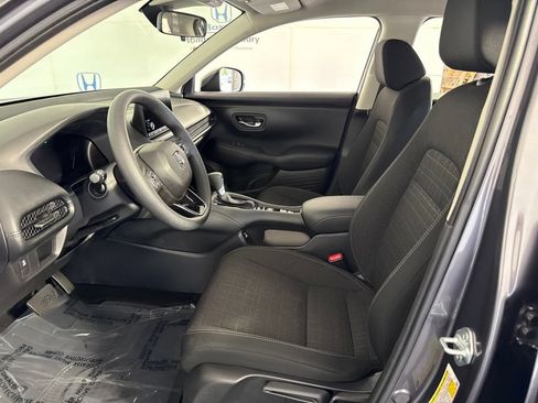 Used 2023 Honda HR-V LX image 15
