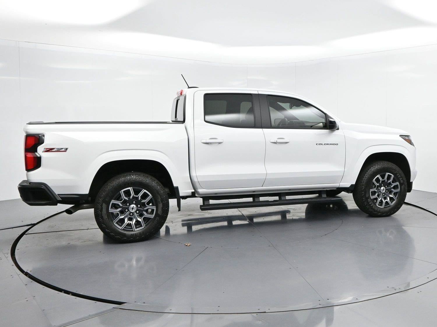 Used 2026 Chevrolet Colorado Z71 AWD/4WD image 8