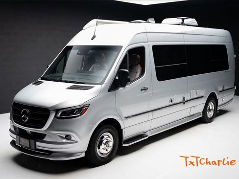 Used 2021 Mercedes-Benz Sprinter 3500 image 1