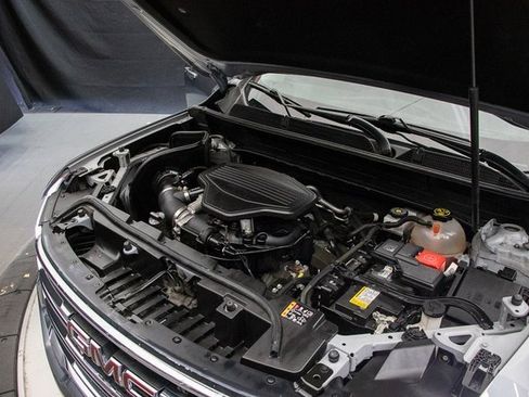 Used 2021 GMC Acadia SLE image 28