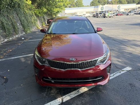 Used 2018 Kia Optima S FWD image 2