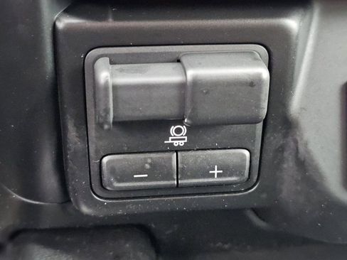 Used 2019 GMC Sierra 1500 Denali w/ Technology Package image 9