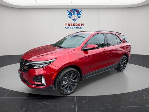 Used 2024 Chevrolet Equinox RS AWD/4WD image 2