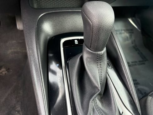 Used 2025 Toyota Corolla LE FWD image 27