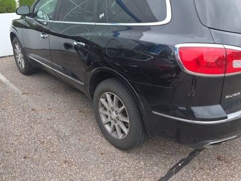 Used 2017 Buick Enclave Convenience FWD image 2