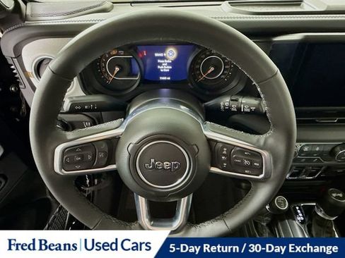 Used 2026 Jeep Wrangler Unlimited Sahara AWD/4WD image 17