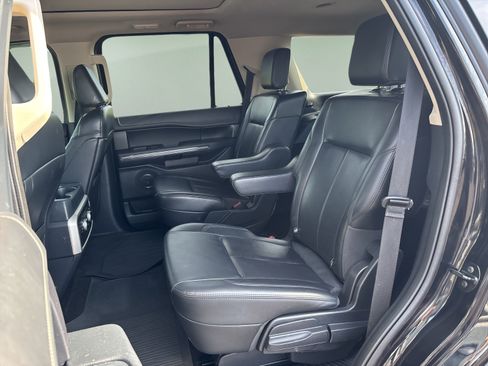 Used 2022 Ford Expedition XLT AWD/4WD image 24