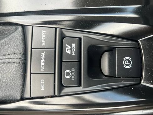 Used 2025 Toyota Camry LE FWD image 17