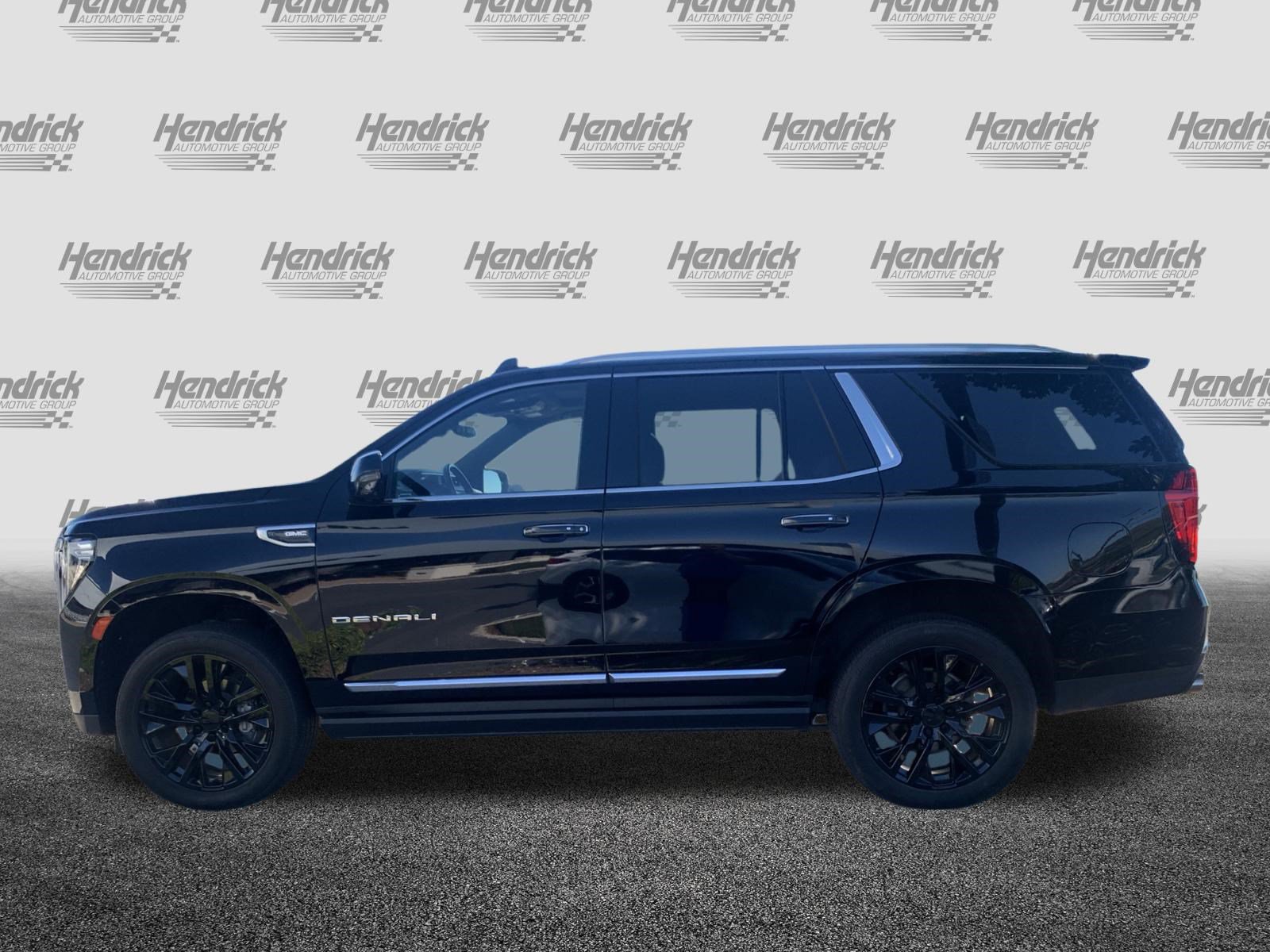 Used 2022 GMC Yukon Denali w/ Advanced Technology Package AWD/4WD image 7