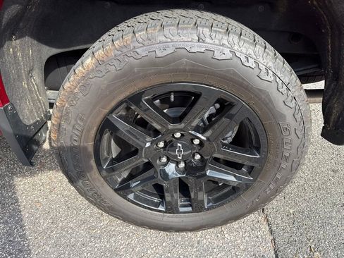 Used 2025 Chevrolet Silverado 1500 RST w/ Dark Appearance Package AWD/4WD image 16
