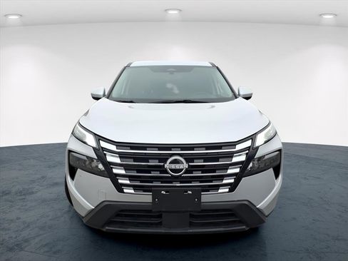 Used 2025 Nissan Rogue SV image 20