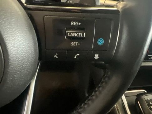 Used 2022 Nissan Pathfinder SV AWD/4WD image 25