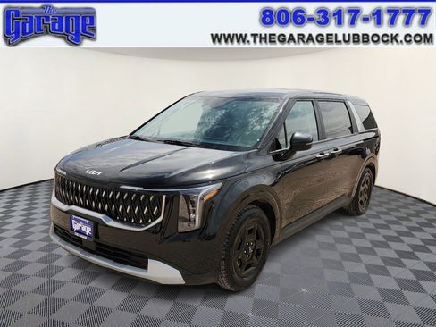 Used 2025 Kia Carnival image 1