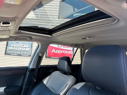 Used 2018 Subaru Outback 2.5i Limited AWD/4WD image 18