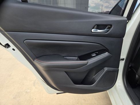 Used 2023 Nissan Altima 2.5 SR w/ SR Premium Package image 16