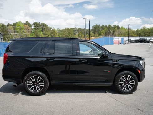 Used 2023 GMC Yukon AT4 w/ AT4 Premium Package AWD/4WD image 11