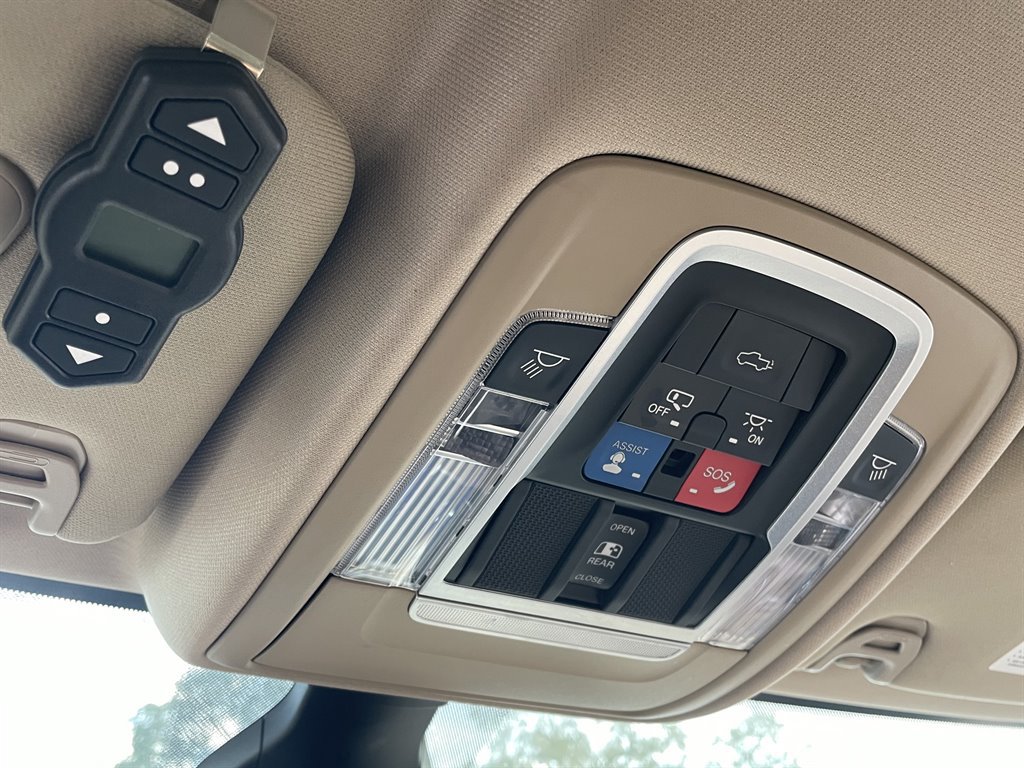 Used 2019 RAM 3500 Laramie AWD/4WD image 35