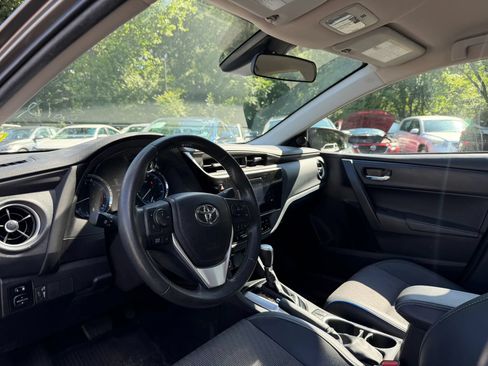 Used 2019 Toyota Corolla SE FWD image 10