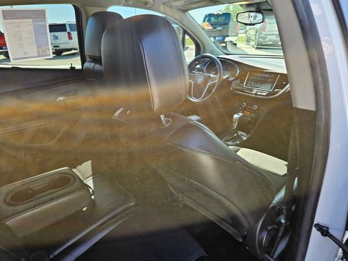 Used 2021 Buick Encore Preferred FWD image 28