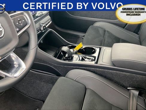 Certified 2025 Volvo XC40 B5 Plus image 19