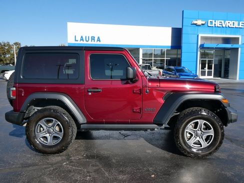 Used 2022 Jeep Wrangler Sport image 4