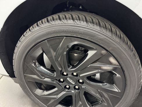 Used 2025 Lincoln Navigator L Reserve image 10