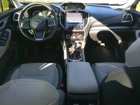 Used 2020 Subaru Forester Limited image 31