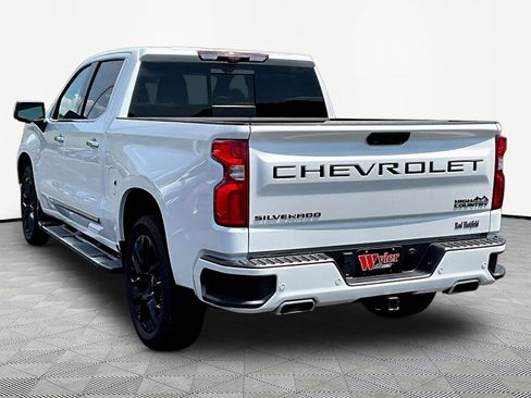 Used 2023 Chevrolet Silverado 1500 High Country w/ High Country Premium Package AWD/4WD image 4