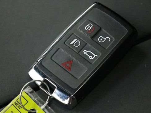 Used 2024 Land Rover Range Rover Evoque Dynamic SE AWD/4WD image 37