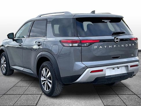 Used 2025 Nissan Pathfinder SL image 10