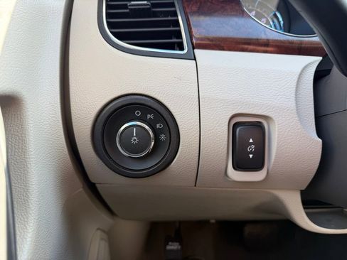 Used 2011 Ford Taurus SEL w/ 201A Rapid Spec Order Code image 6