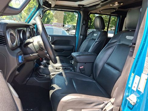 Used 2020 Jeep Wrangler Unlimited Sahara AWD/4WD image 23