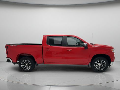 Used 2024 Chevrolet Silverado 1500 LT AWD/4WD image 4