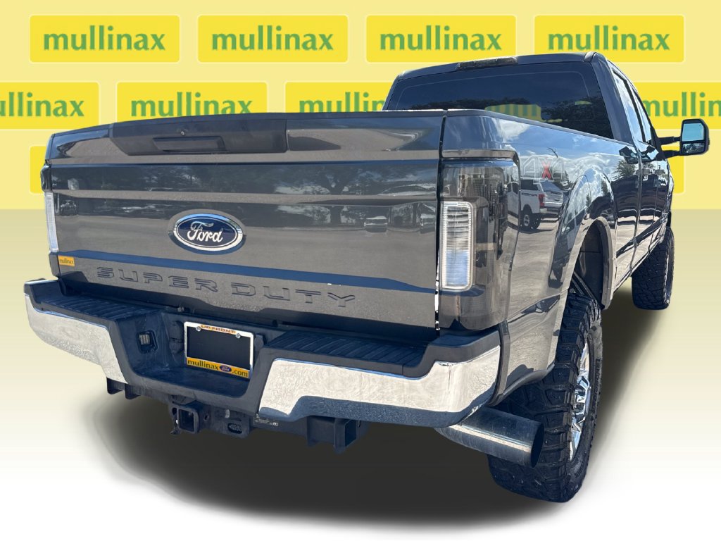 Used 2018 Ford F250 XL w/ Power Equipment Group AWD/4WD image 4