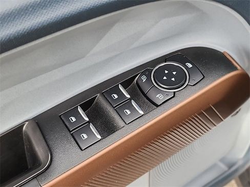 Used 2023 Ford Maverick Lariat w/ Lariat Luxury Package image 12