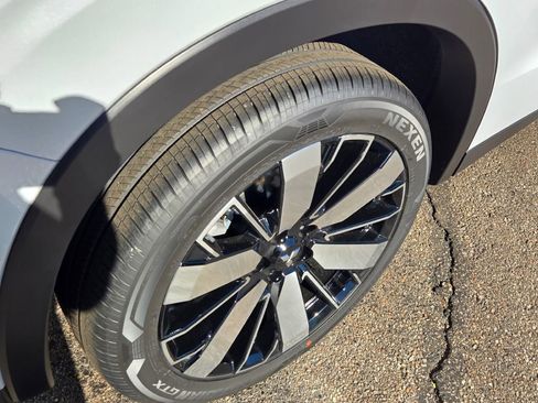 New 2025 Mitsubishi Outlander SE image 10